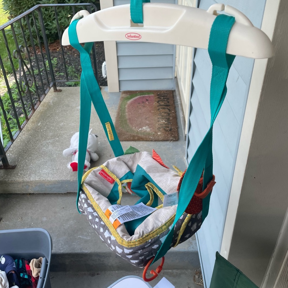 Baby doorway jumper
